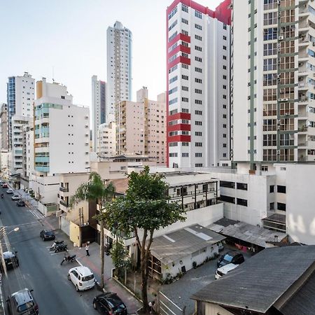 Em Frente Ao Shopping Atlantico! Com Sacada, Garagem E Ar Condicionado Apartamento Balneário Camboriú Exterior foto